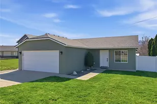 657 S Lawler Ave, East Wenatchee, WA 98802 - Photo 1