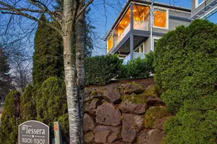 11307 NE 68th St, Kirkland, WA 98033 - Photo 2