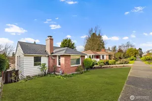 4731 49th Ave NE, Seattle, WA 98105 - Photo 2