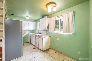 502 N Oak St, Burlington, WA 98233 - Photo 8