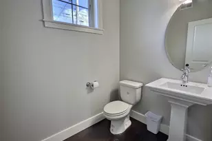 745 N 101st St, Seattle, WA 98133 - Photo 12