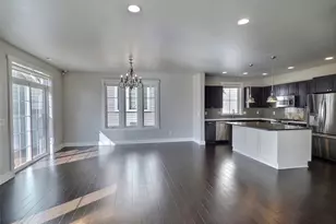 745 N 101st St, Seattle, WA 98133 - Photo 6