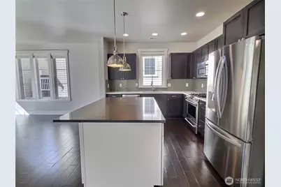 745 N 101st Street, Seattle, WA 98133 - Photo 10