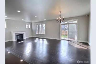 745 N 101st Street, Seattle, WA 98133 - Photo 4