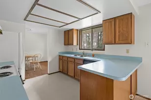 2068 Pine Wood Way, Oak Harbor, WA 98277 - Photo 10