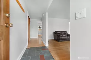 146 NE 165th St, Shoreline, WA 98155 - Photo 4