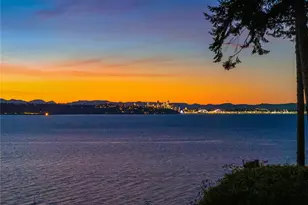 12960 Sunrise Drive NE, Bainbridge Island, WA 98110 - Photo 2
