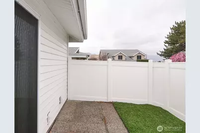 100 Simon Street #17, East Wenatchee, WA 98802 - Photo 10