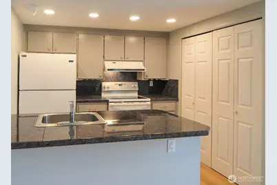 100 Simon Street #17, East Wenatchee, WA 98802 - Photo 4