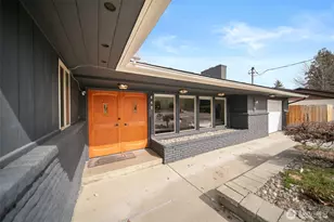 840 Crawford Ave, Wenatchee, WA 98801 - Photo 2