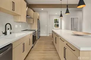 2302 E Pike St, Seattle, WA 98122 - Photo 8