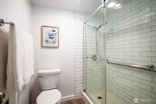 10101 SE 3rd St, Bellevue, WA 98004 - Photo 16