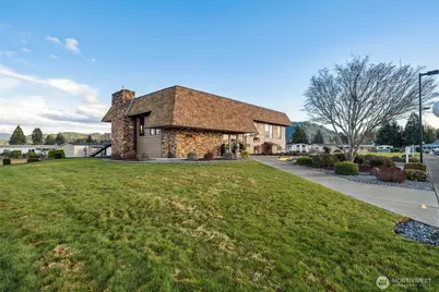 930 Mountain Villa Loop, Enumclaw, WA 98022 - Photo 14