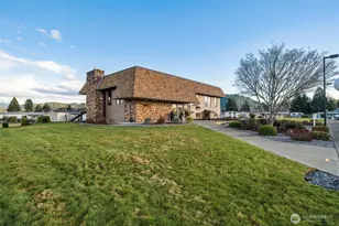 930 Mountain Villa Loop, Enumclaw, WA 98022 - Photo 14