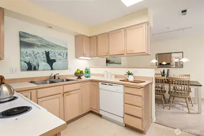 4133 224th Lane SE #213, Issaquah, WA 98029 - Photo 4