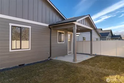 557 S Perry Avenue, East Wenatchee, WA 98802 - Photo 12