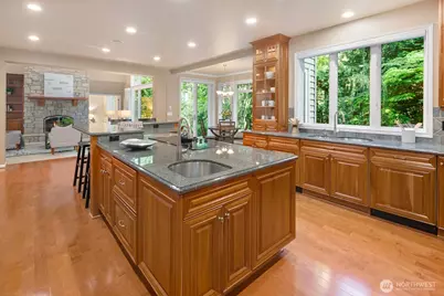 13695 NE 32nd Place, Bellevue, WA 98005 - Photo 12