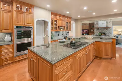 13695 NE 32nd Place, Bellevue, WA 98005 - Photo 14