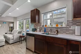 23224 Edmonds Way, Edmonds, WA 98026 - Photo 10