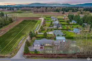 693 Shultz Dr, Bellingham, WA 98226 - Photo 2