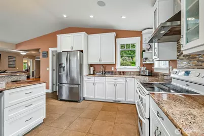 17298 Lake View Boulevard, Mount Vernon, WA 98274 - Photo 8