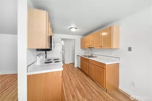 11556 Greenwood Ave N, Seattle, WA 98133 - Photo 20