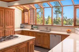 9261 SE 46th St, Mercer Island, WA 98040 - Photo 14