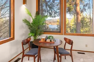 9261 SE 46th St, Mercer Island, WA 98040 - Photo 8