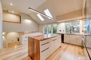 10012 SE 247th Pl, Kent, WA 98030 - Photo 4