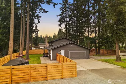 12319 129th Street Ct E, Puyallup, WA 98374 - Photo 2