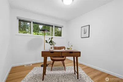 10627 SE 18th St, Bellevue, WA 98004 - Photo 14