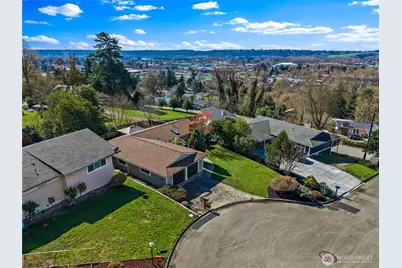 925 Valley Place, Kent, WA 98031 - Photo 32