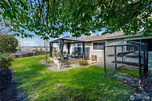 925 Valley Pl, Kent, WA 98031 - Photo 2