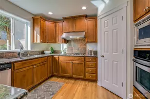 725 N 198th St, Shoreline, WA 98133 - Photo 8