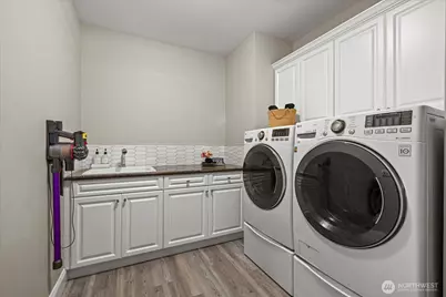 2046 277th, Sammamish, WA 98075 - Photo 12