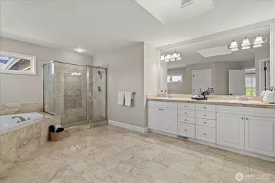 2046 277th Avenue SE, Sammamish, WA 98075 - Photo 14