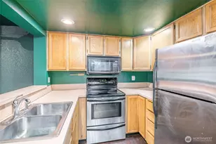 110 SW 116th St, Seattle, WA 98146 - Photo 8