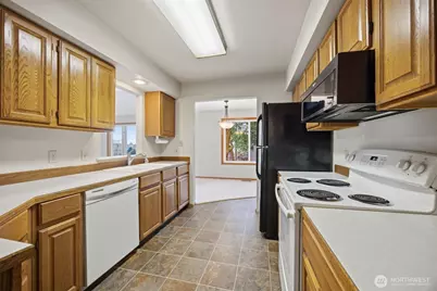 3412 W 4th St, Anacortes, WA 98221 - Photo 6