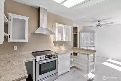 1713 S 69th Avenue, Yakima, WA 98908 - Photo 2