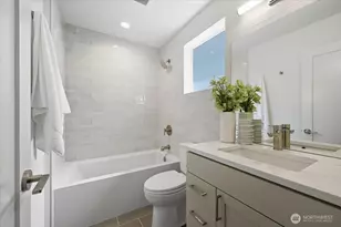 7322 11th Ave NE, Seattle, WA 98115 - Photo 10