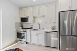 7322 11th Ave NE, Seattle, WA 98115 - Photo 4