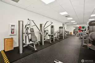 910 Lenora St, Seattle, WA 98121 - Photo 30