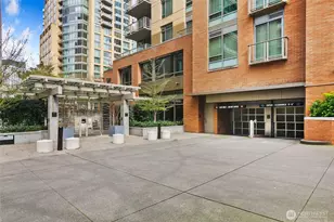 910 Lenora St, Seattle, WA 98121 - Photo 2