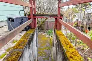 703 N 8th St, Mount Vernon, WA 98273 - Photo 26