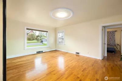 703 N 8th Street, Mount Vernon, WA 98273 - Photo 4