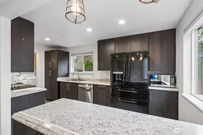 13035 N Meridian Ave, Seattle, WA 98133 - Photo 10