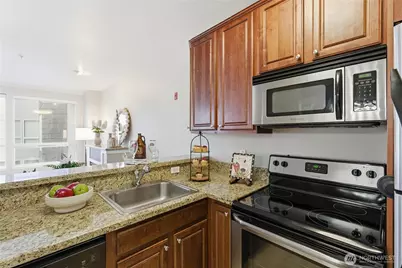 225 Logan Avenue S #308, Renton, WA 98057 - Photo 6