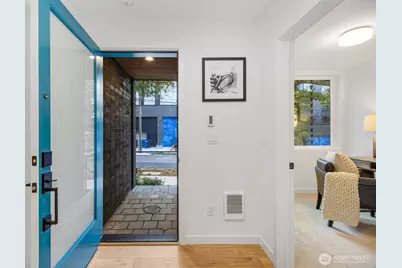 2112 1st Avenue N, Seattle, WA 98109 - Photo 4