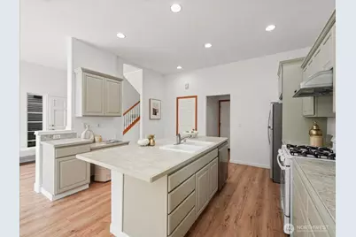 2465 132nd Avenue SE, Bellevue, WA 98005 - Photo 12