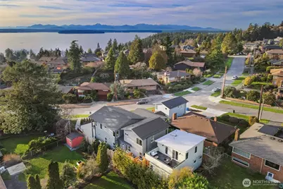 8810 41st Avenue SW, Seattle, WA 98136 - Photo 2